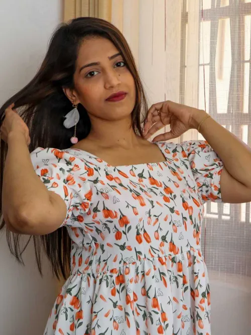 Back Bow Bliss: A Puff-Sleeve Dress - Mixed Color